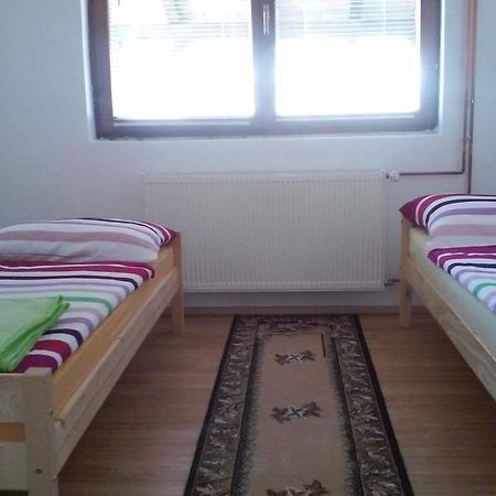 Apartment Laura Gračac Eksteriør bilde